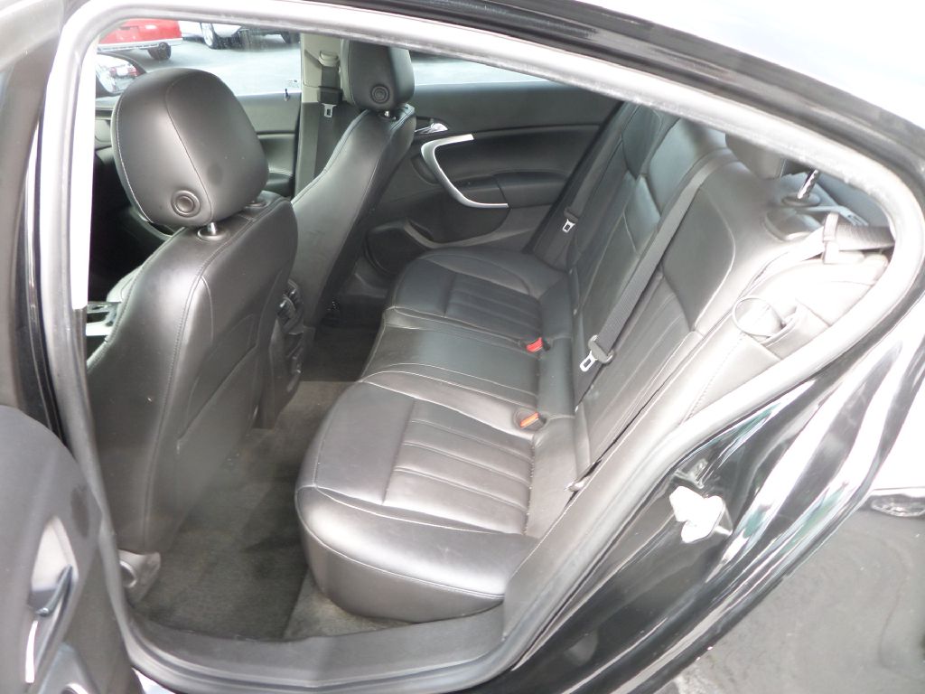 Photo 12 of this BUICK REGAL