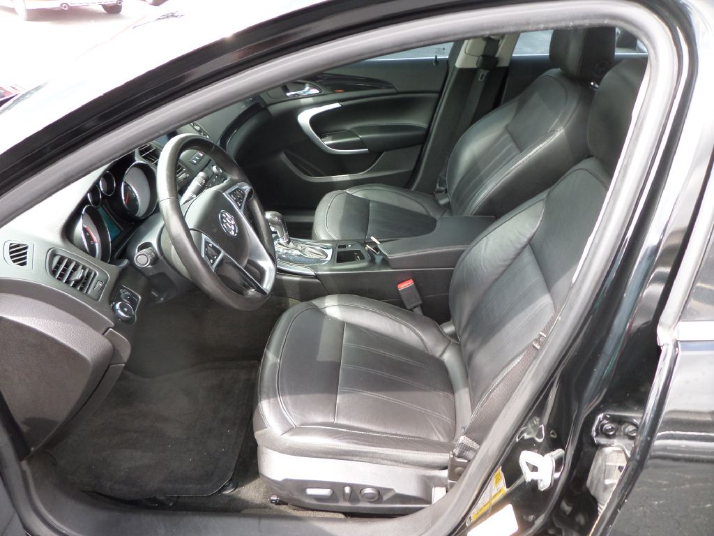 Photo 3 of this BUICK REGAL