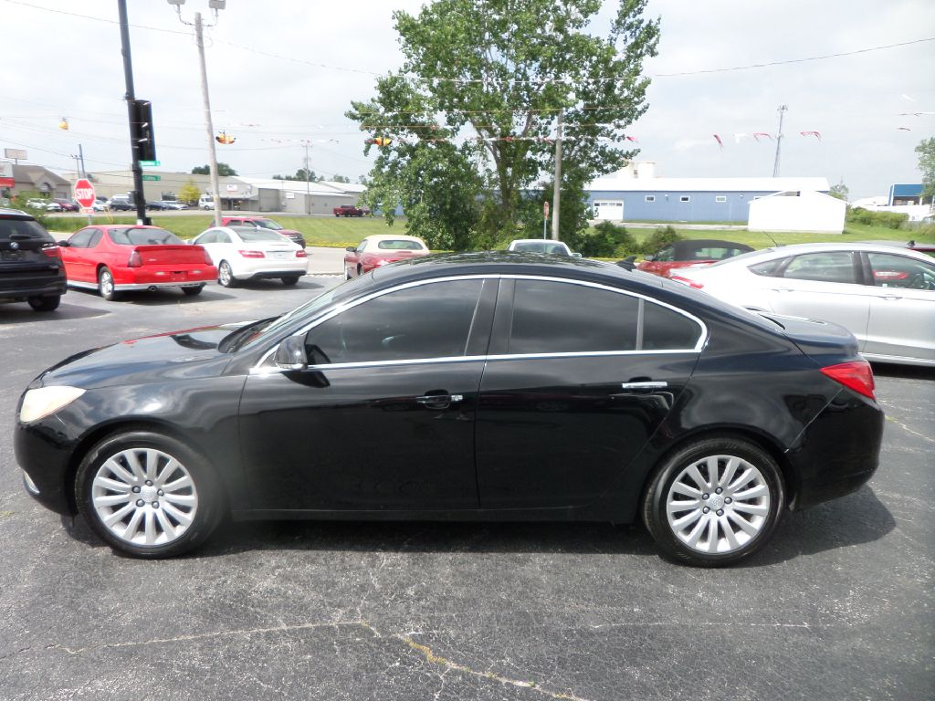 Photo 2 of this BUICK REGAL