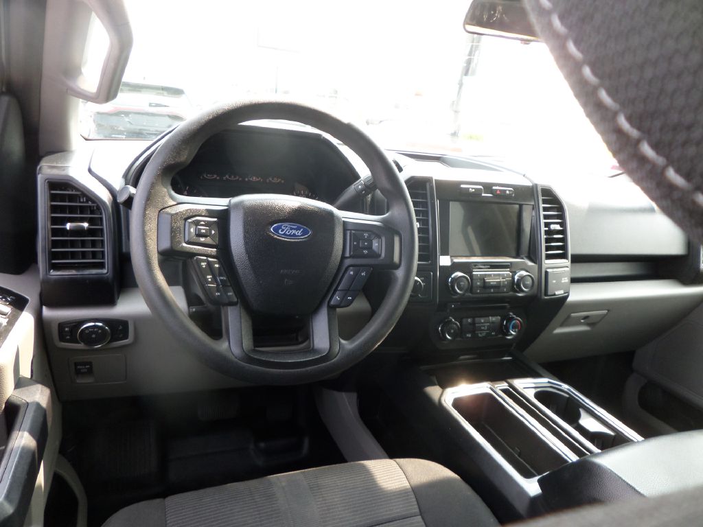 Photo 3 of this FORD F150