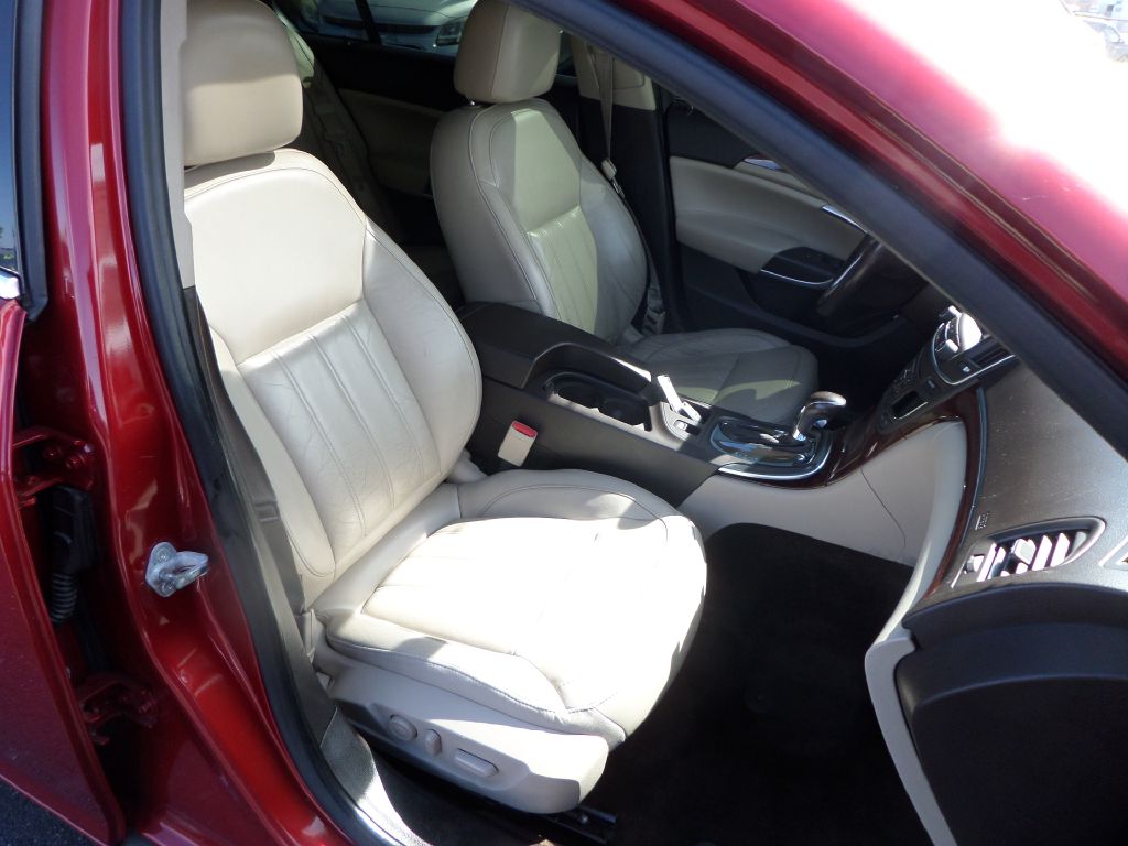 Photo 12 of this BUICK REGAL
