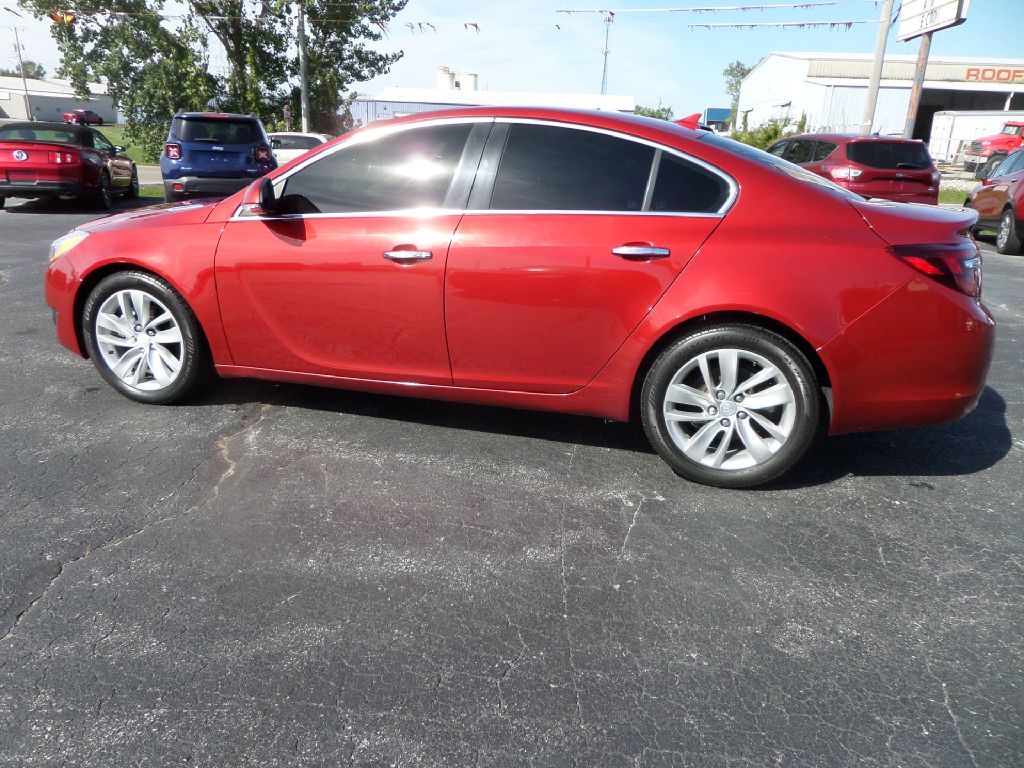 Photo 2 of this BUICK REGAL