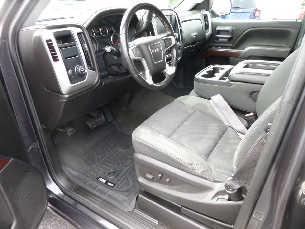 Photo 14 of this GMC SIERRA