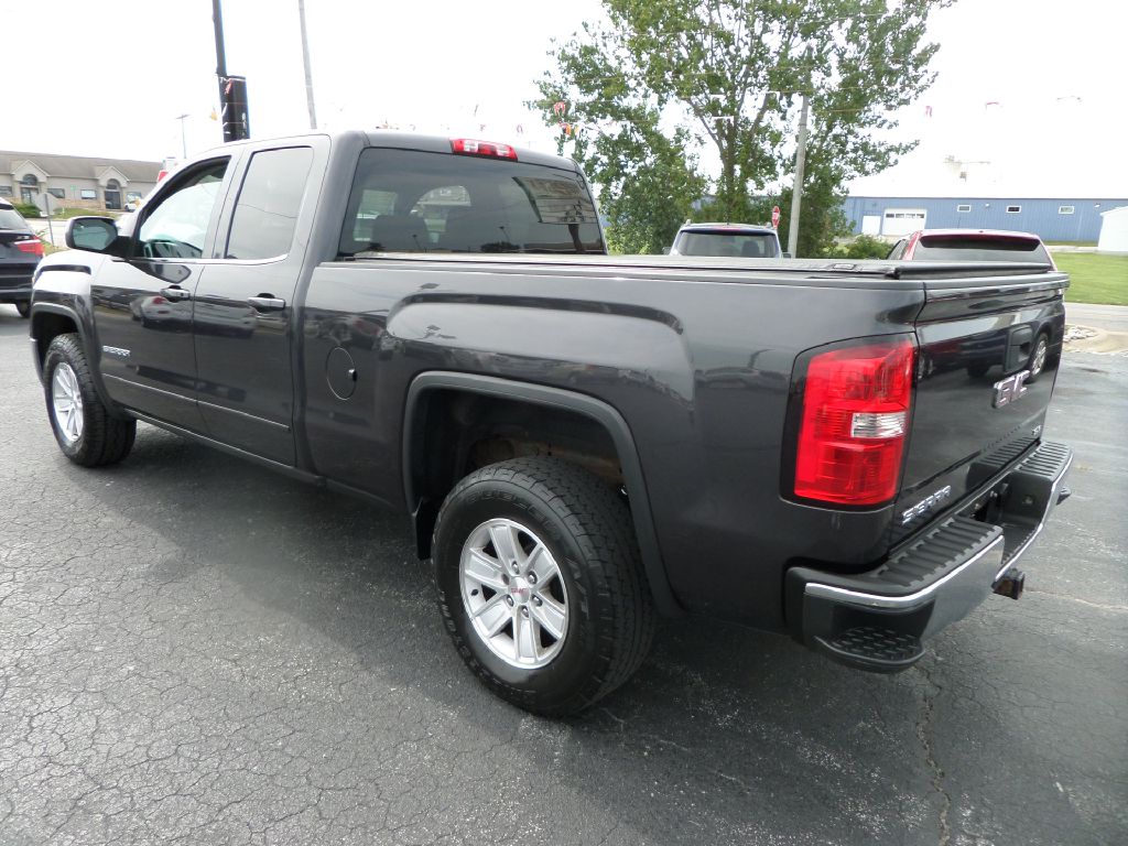 Photo 4 of this GMC SIERRA