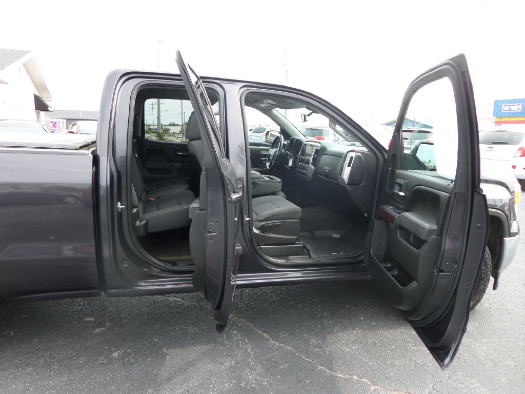 Photo 13 of this GMC SIERRA
