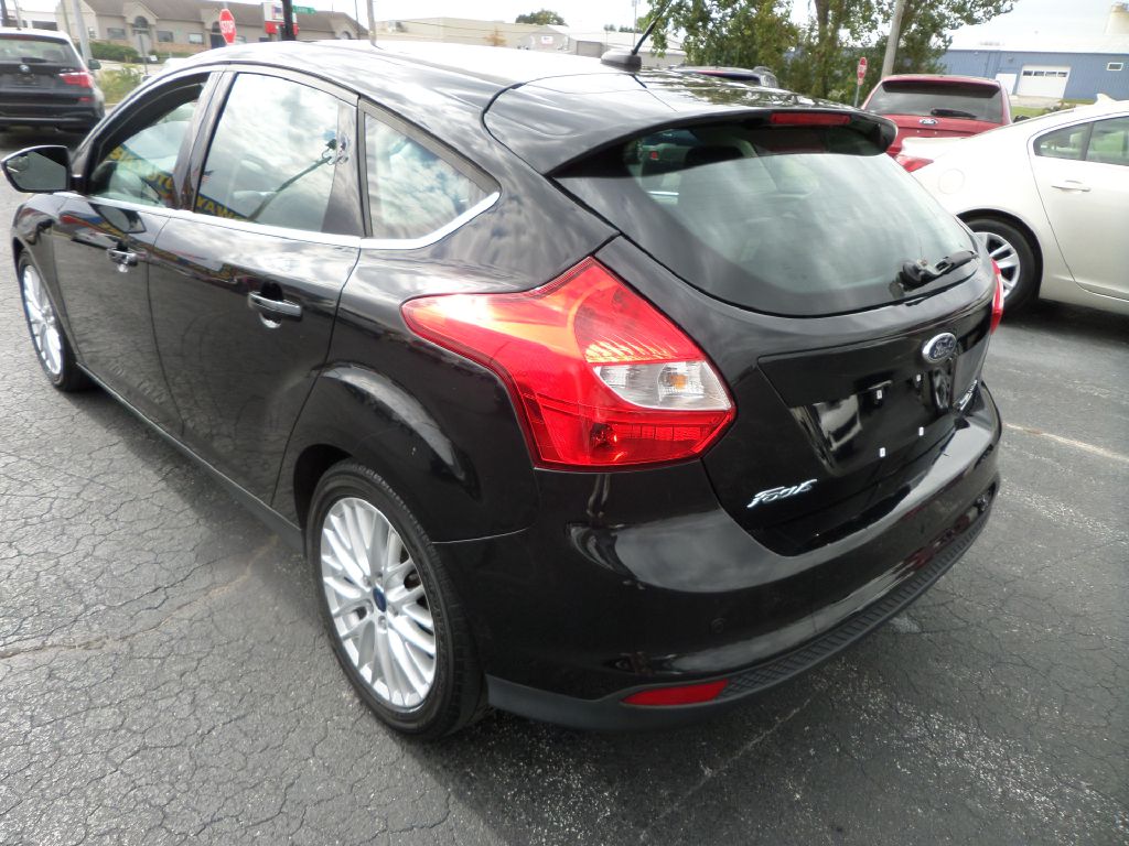 Photo 4 of this FORD FOCUS