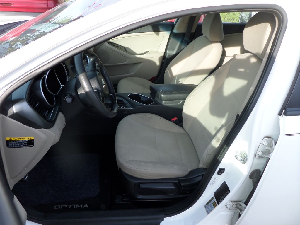 Photo 3 of this KIA OPTIMA
