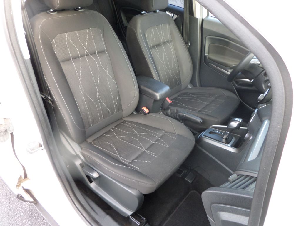 Photo 9 of this FORD ECOSPORT