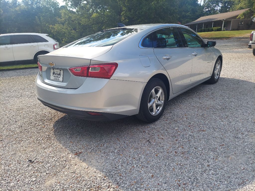 Photo 5 of this CHEVROLET MALIBU