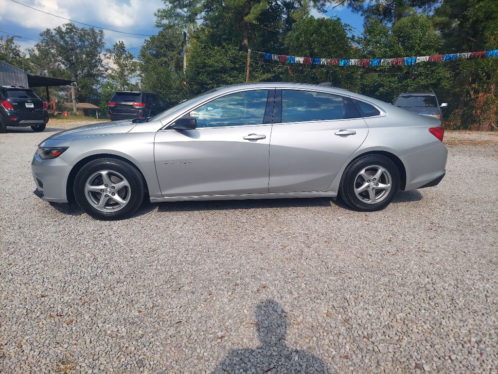 Photo 3 of this CHEVROLET MALIBU
