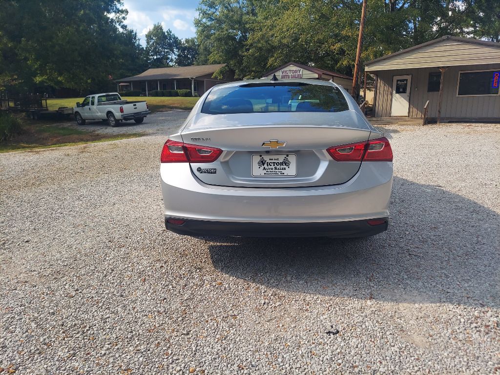 Photo 6 of this CHEVROLET MALIBU
