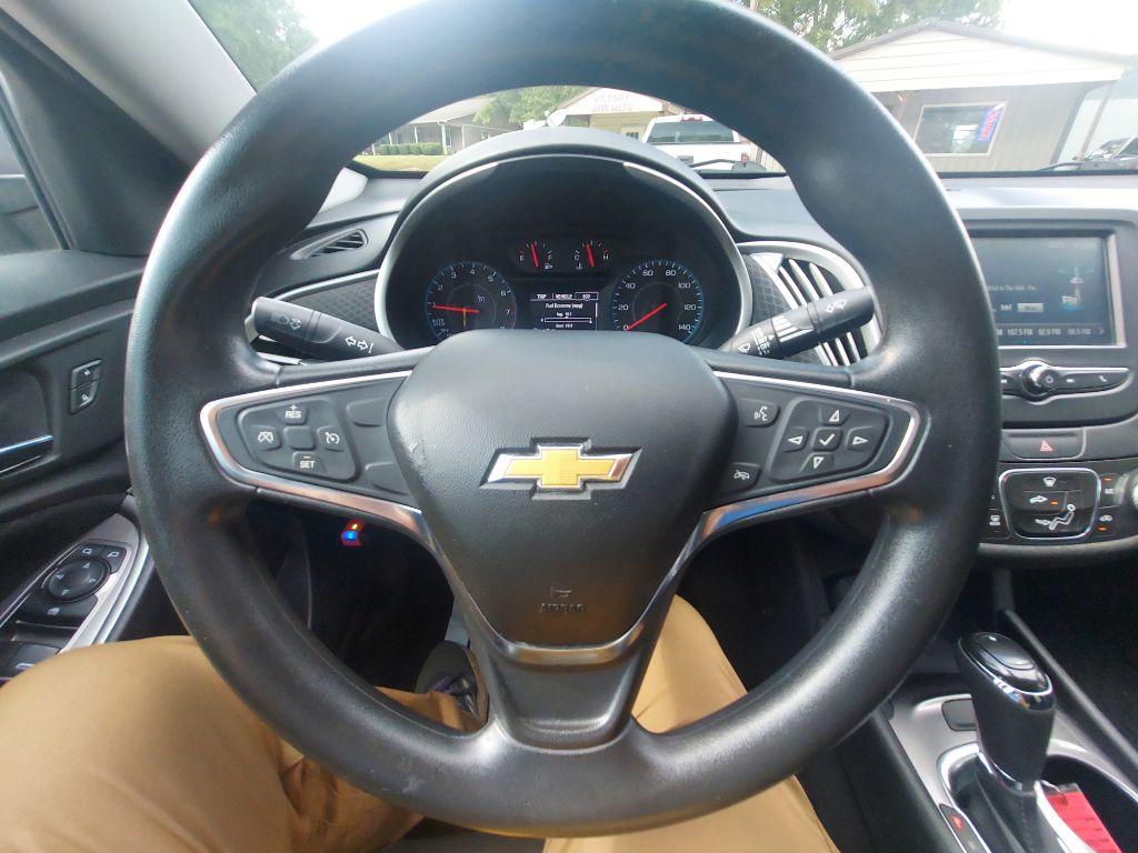 Photo 10 of this CHEVROLET MALIBU