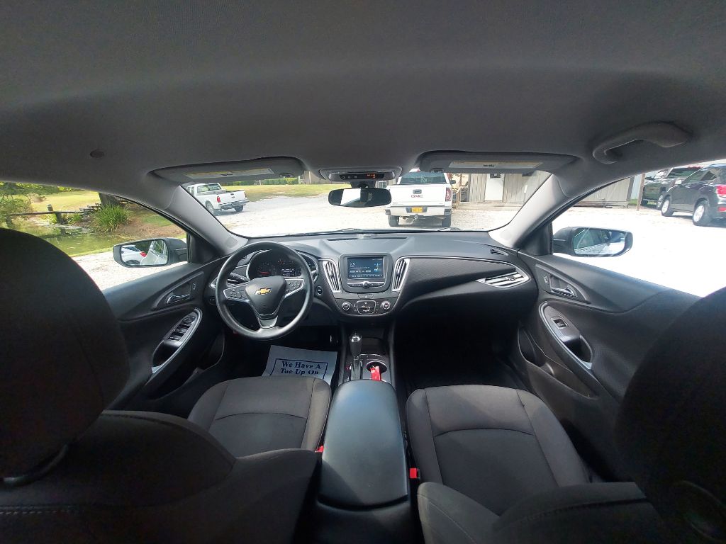 Photo 8 of this CHEVROLET MALIBU