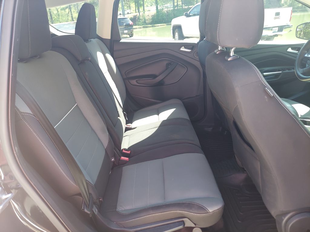 Photo 13 of this FORD ESCAPE