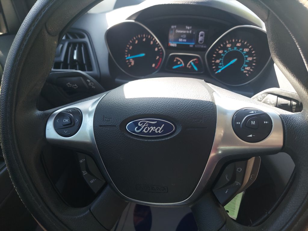 Photo 16 of this FORD ESCAPE