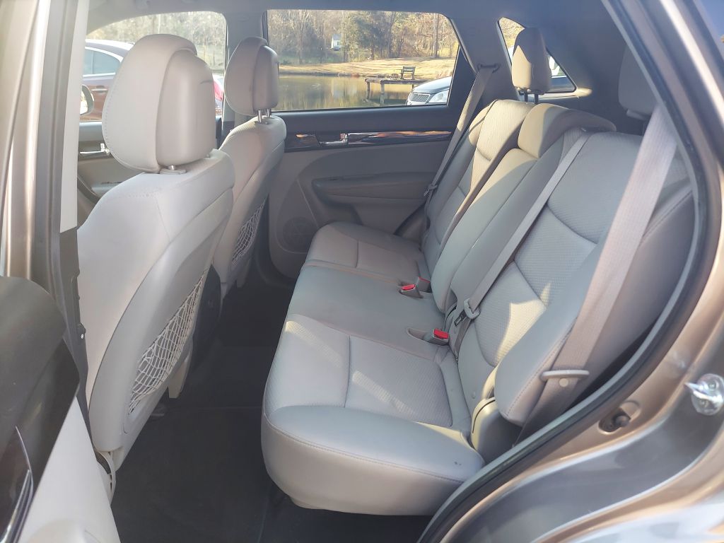 Photo 8 of this KIA SORENTO