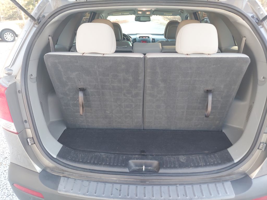Photo 11 of this KIA SORENTO