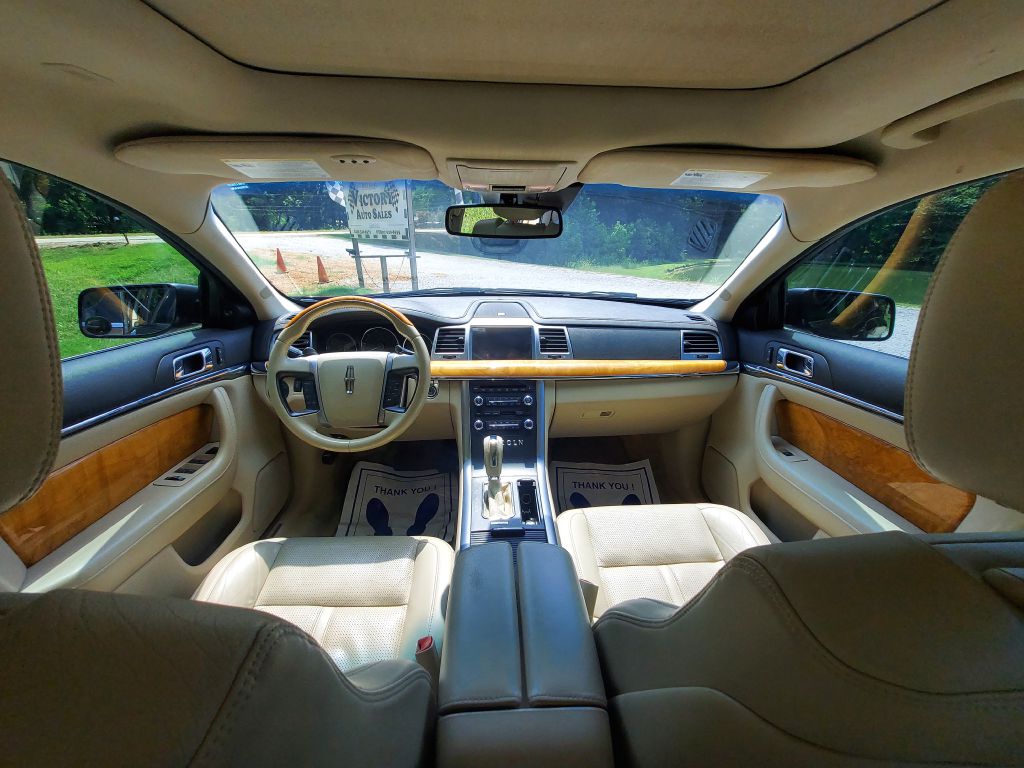 Photo 8 of this LINCOLN MKS