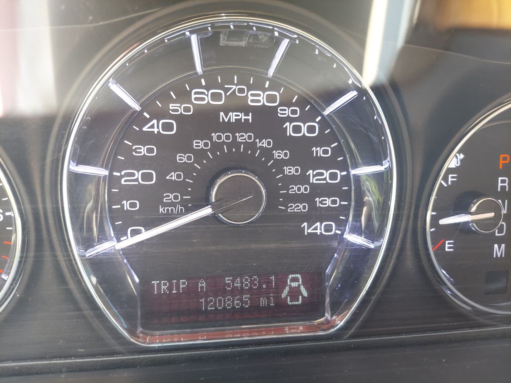 Photo 11 of this LINCOLN MKS