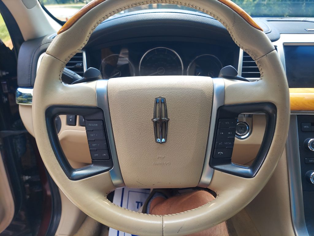 Photo 14 of this LINCOLN MKS