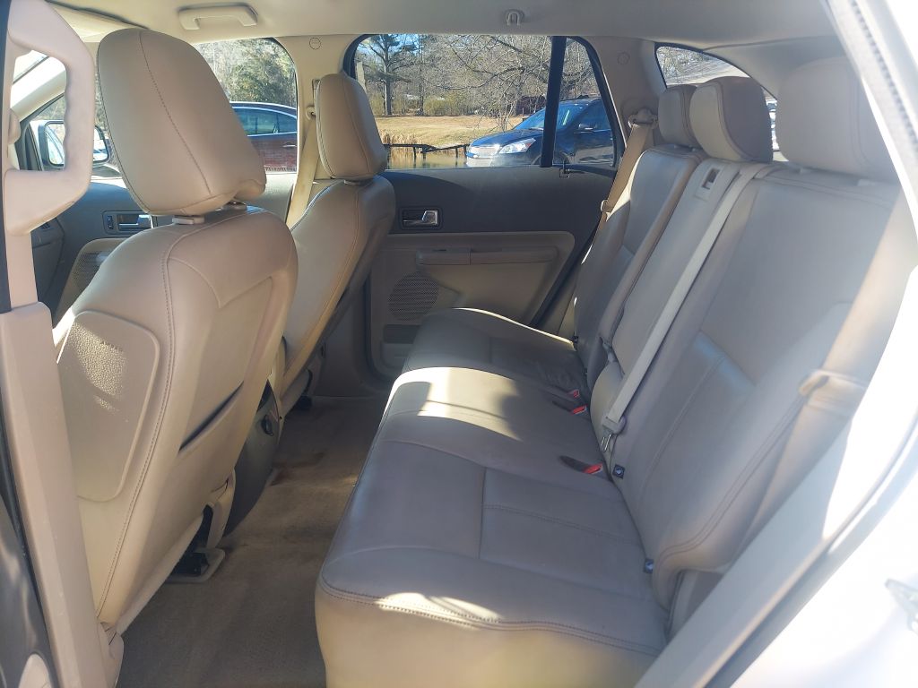 Photo 7 of this FORD EDGE