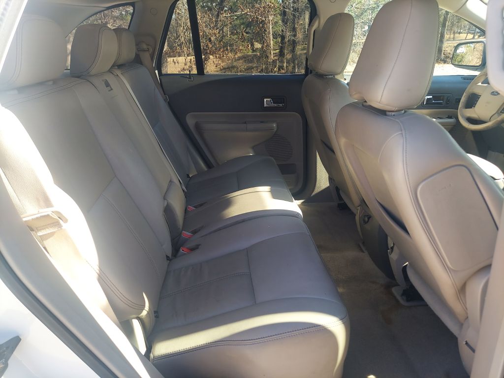 Photo 10 of this FORD EDGE