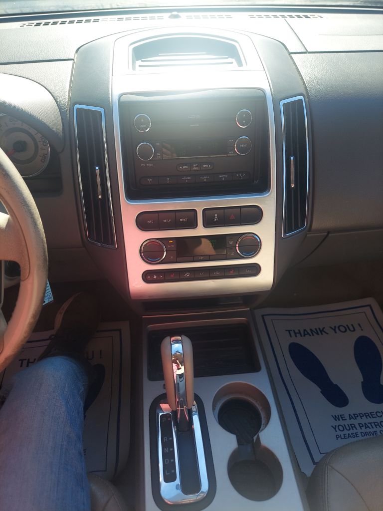 Photo 14 of this FORD EDGE