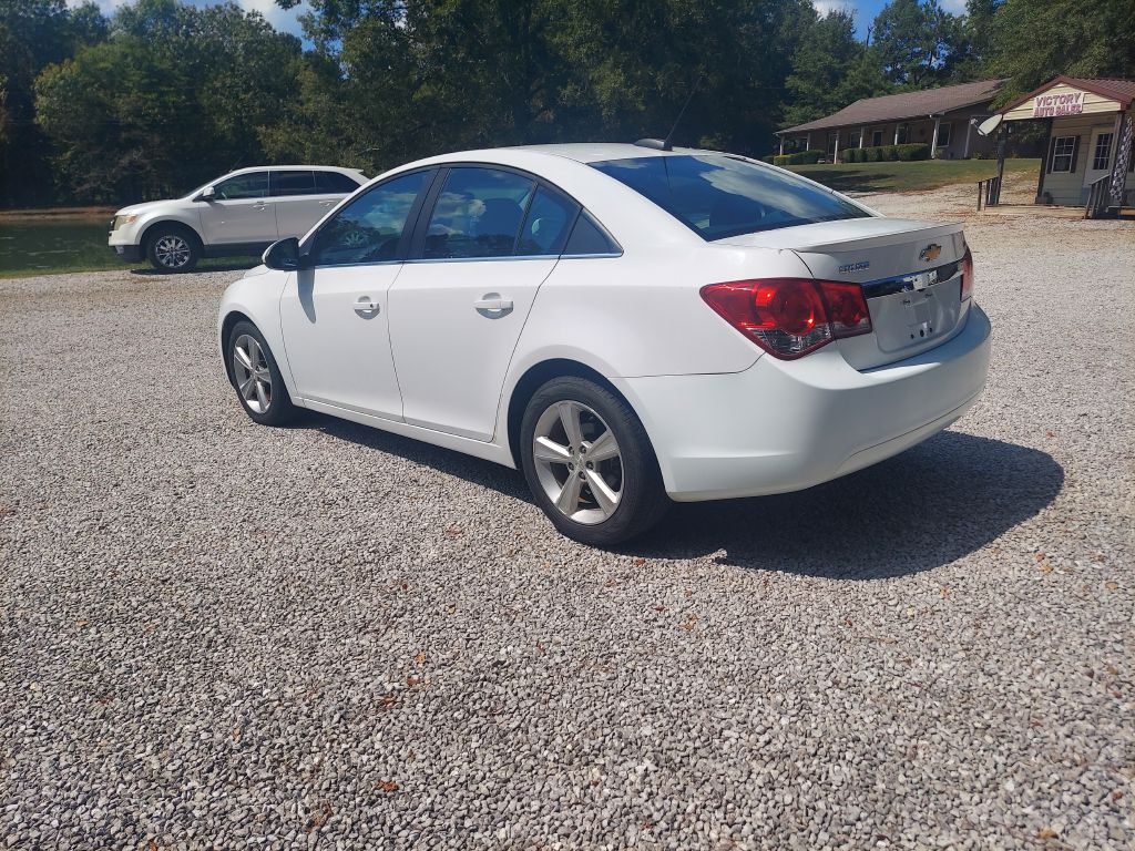 Photo 4 of this CHEVROLET CRUZE