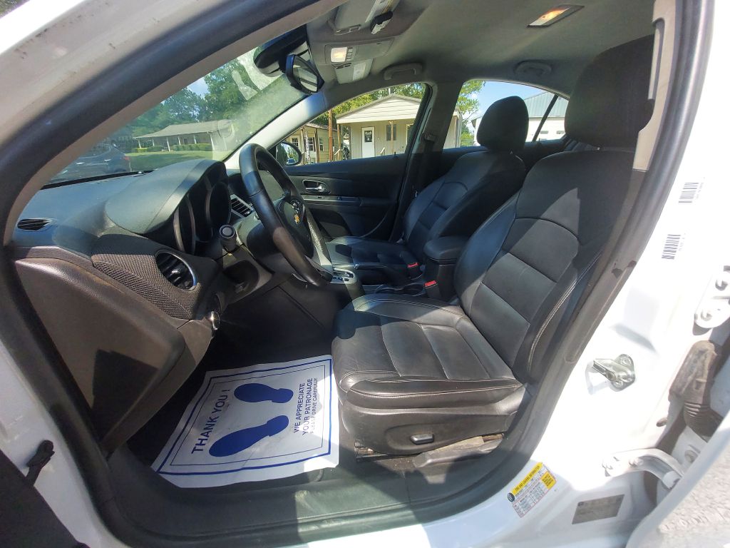 Photo 10 of this CHEVROLET CRUZE