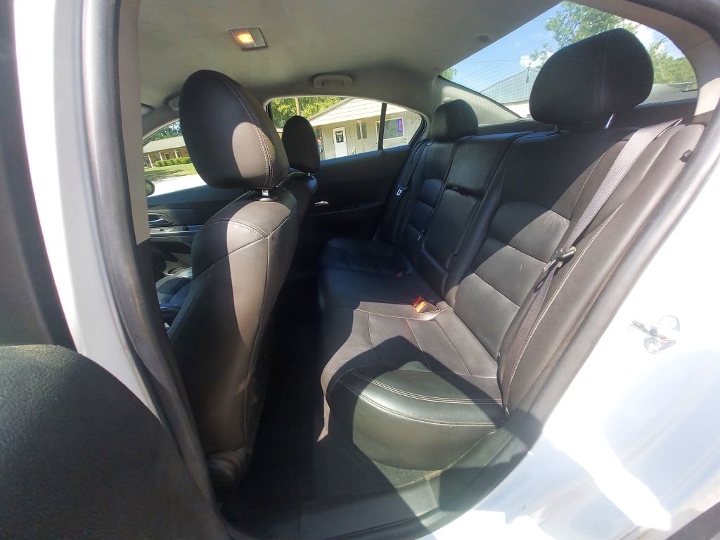 Photo 11 of this CHEVROLET CRUZE