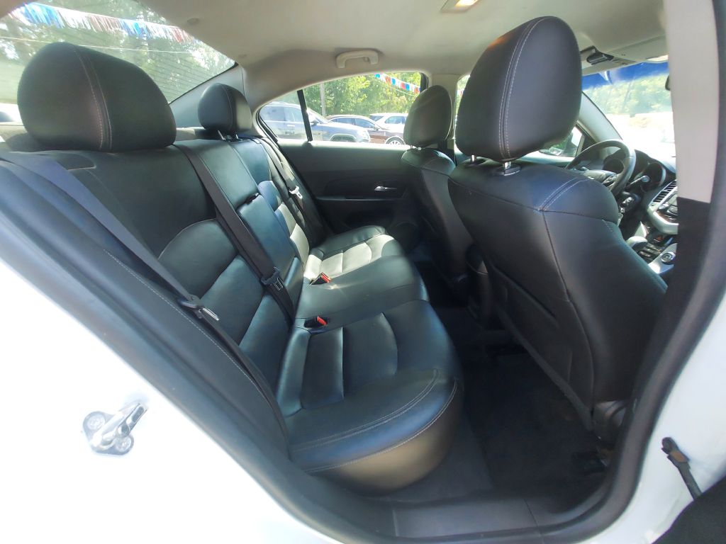Photo 13 of this CHEVROLET CRUZE