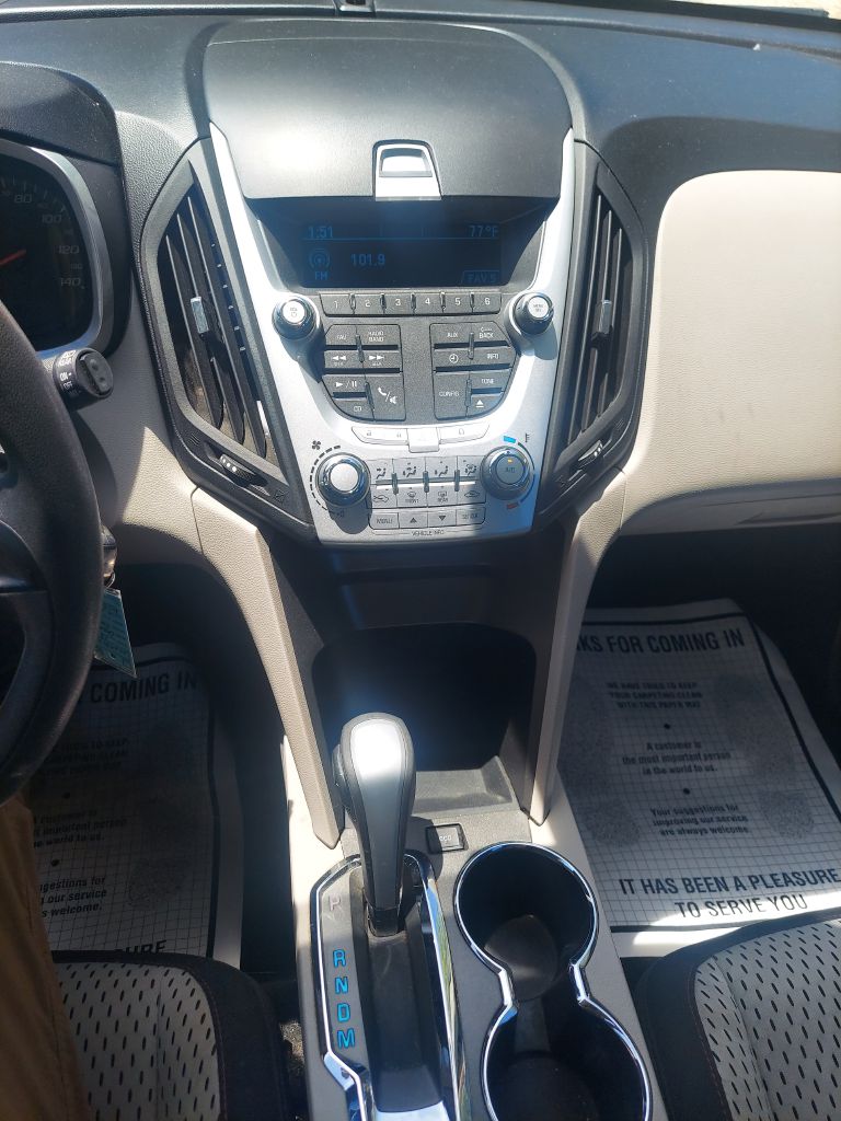 Photo 12 of this CHEVROLET EQUINOX