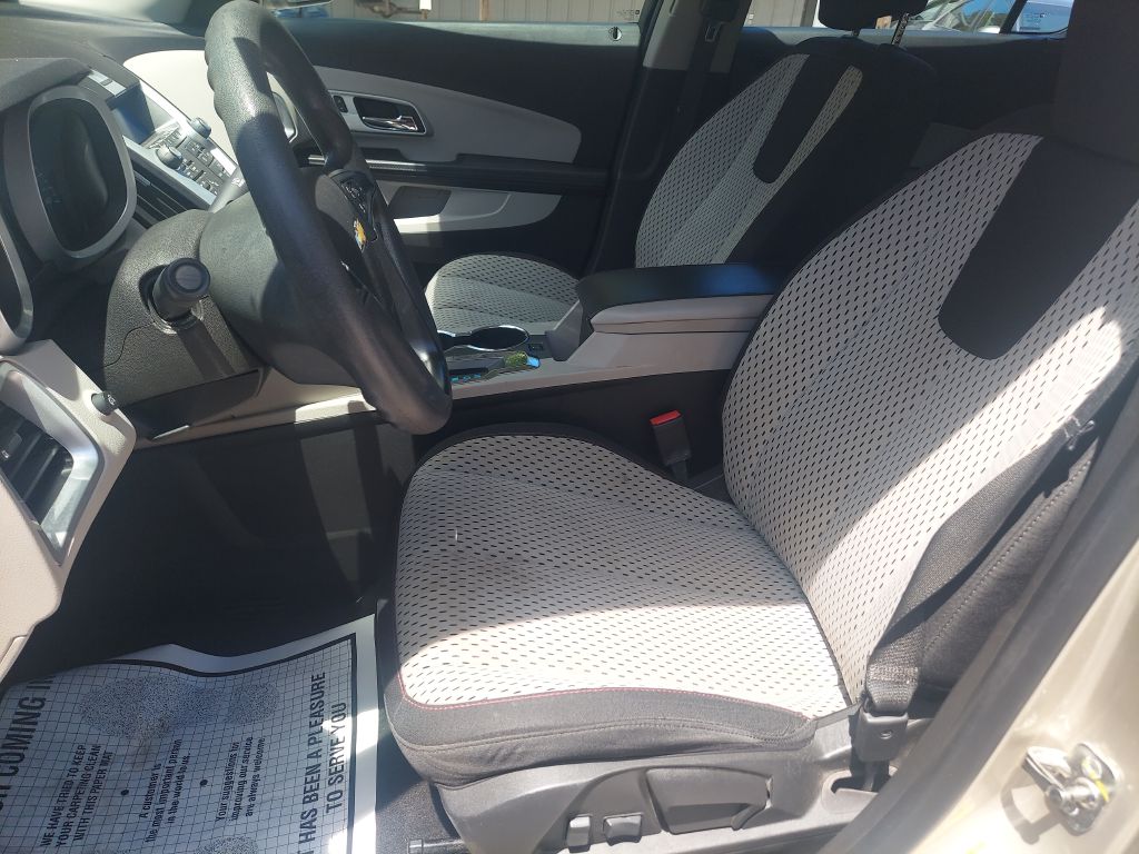 Photo 9 of this CHEVROLET EQUINOX