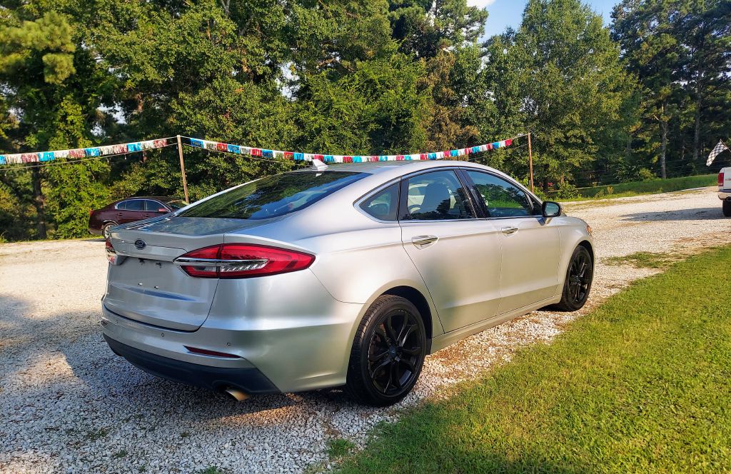 Photo 5 of this FORD FUSION