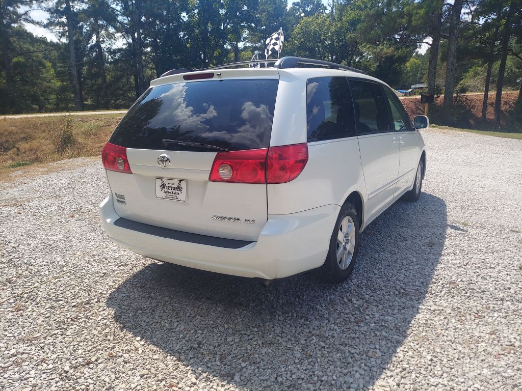Photo 5 of this TOYOTA SIENNA