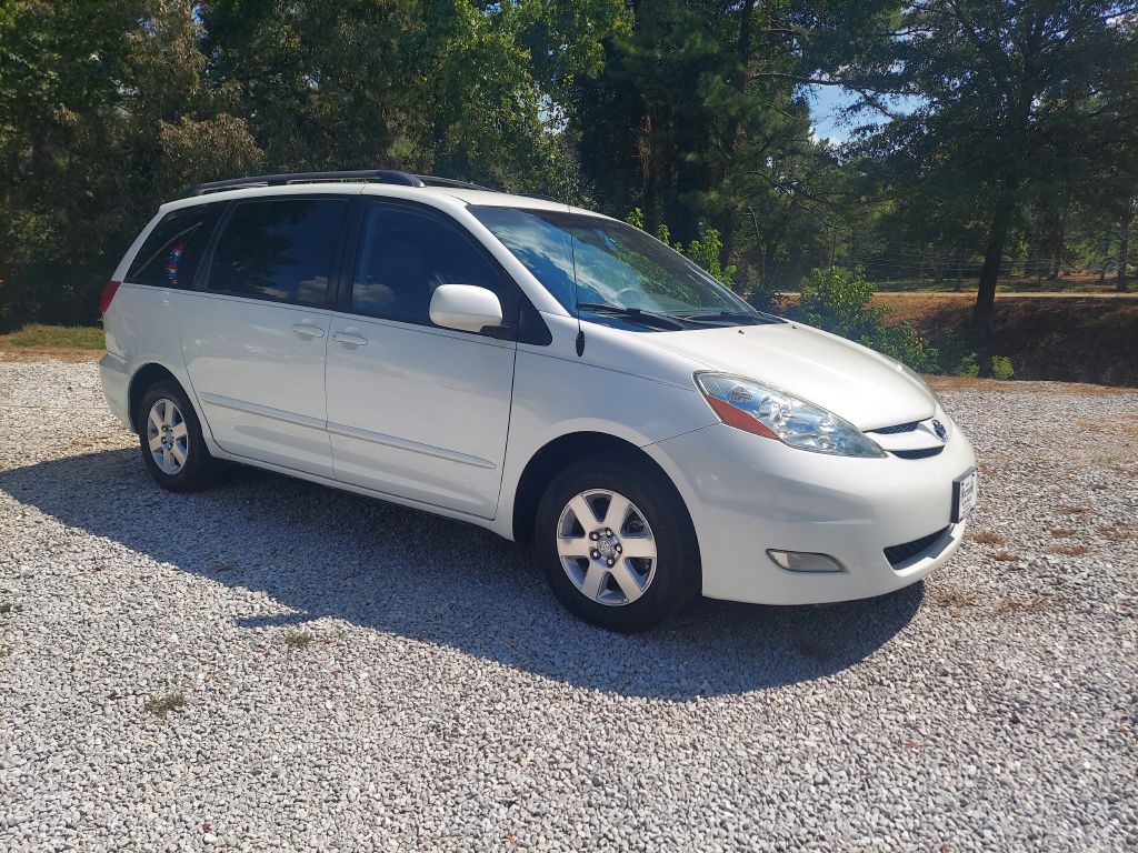 2009 TOYOTA SIENNA