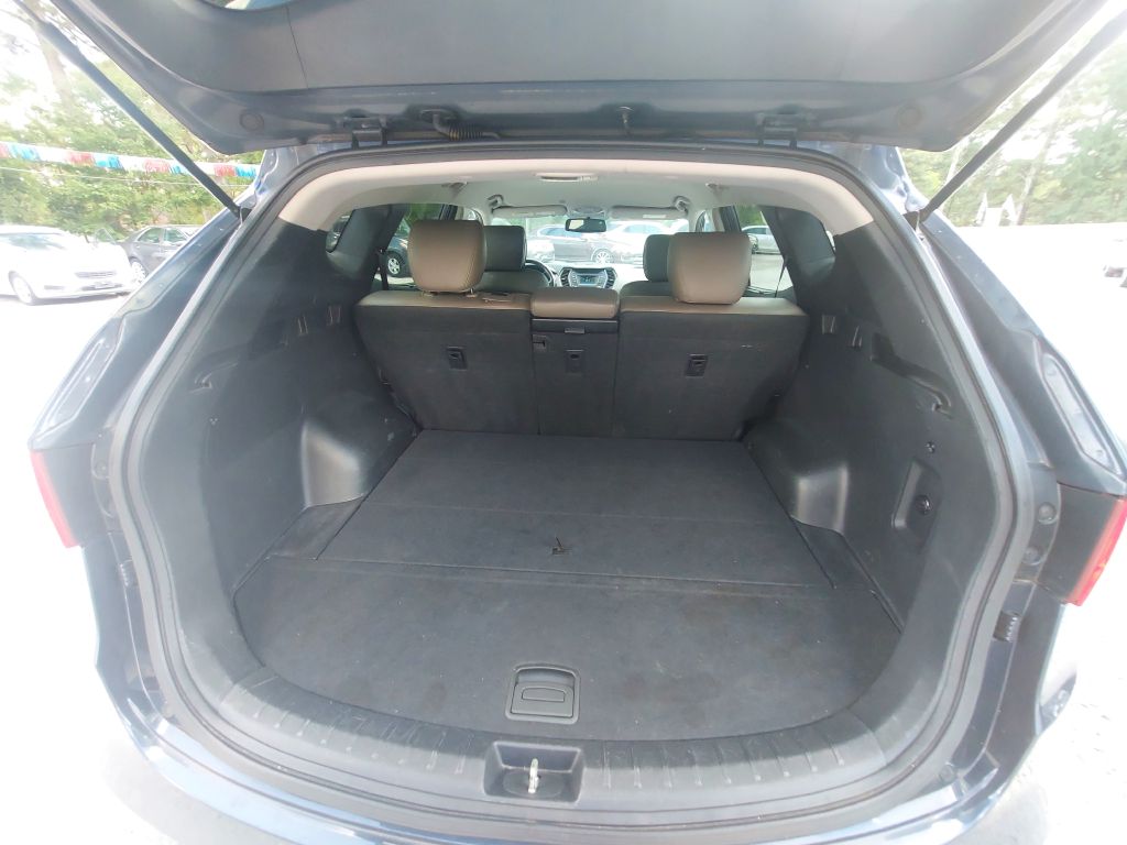 Photo 14 of this HYUNDAI SANTA FE SPORT