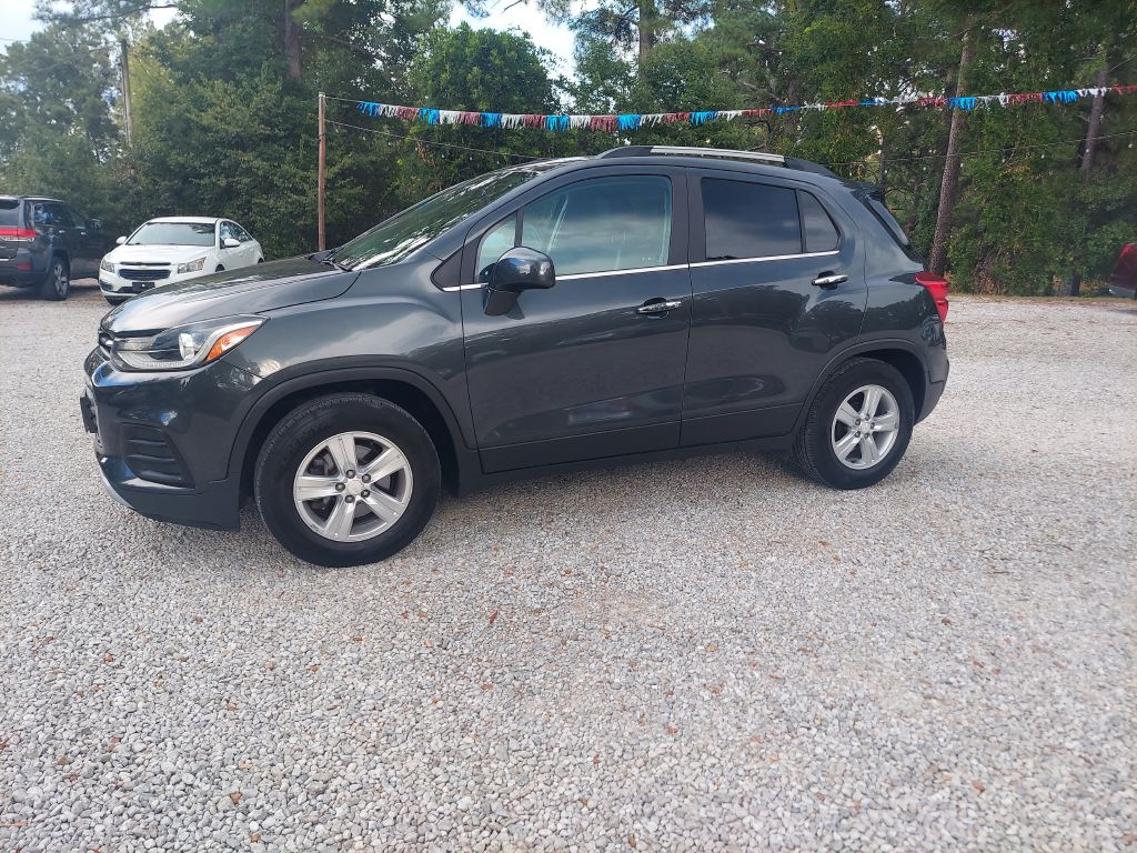 Photo 2 of this CHEVROLET TRAX
