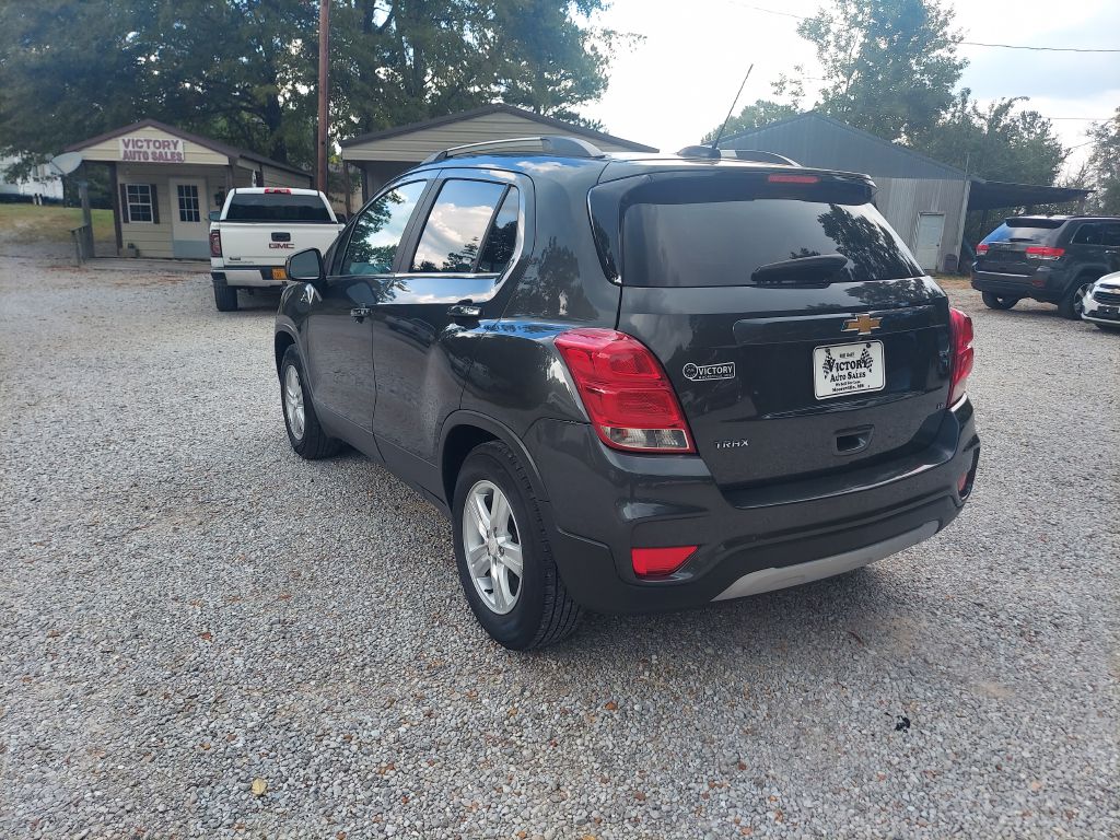 Photo 4 of this CHEVROLET TRAX