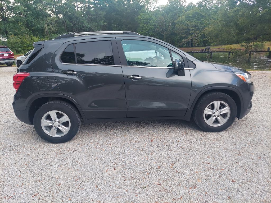 Photo 7 of this CHEVROLET TRAX