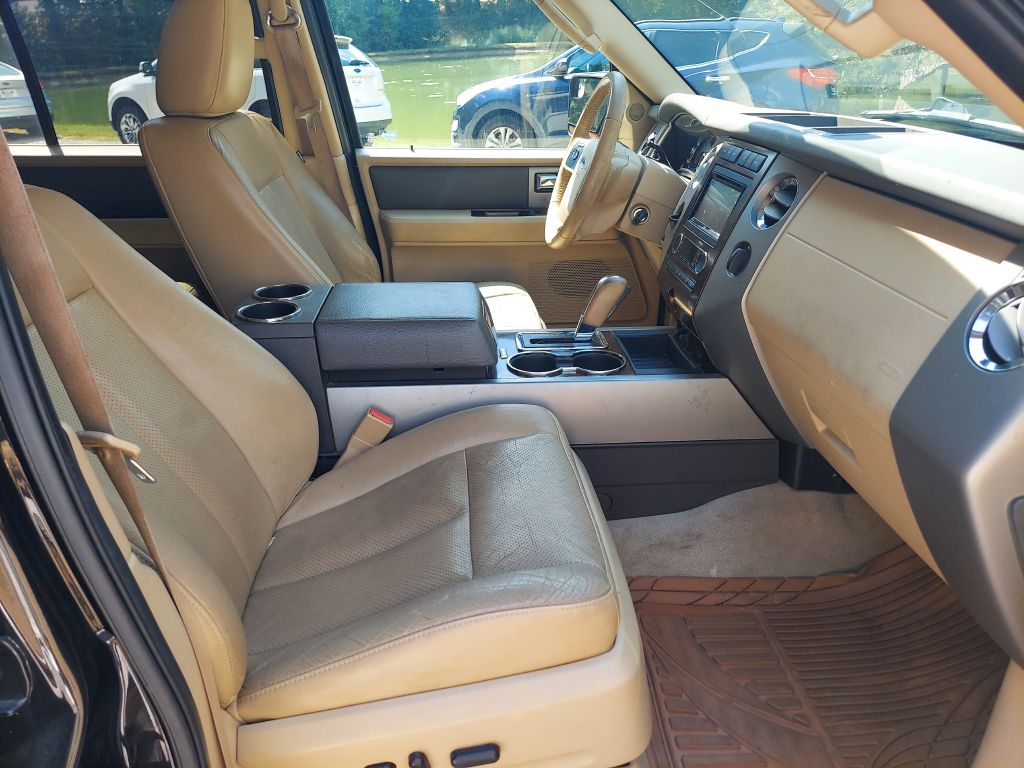 Photo 12 of this FORD EXPEDITION