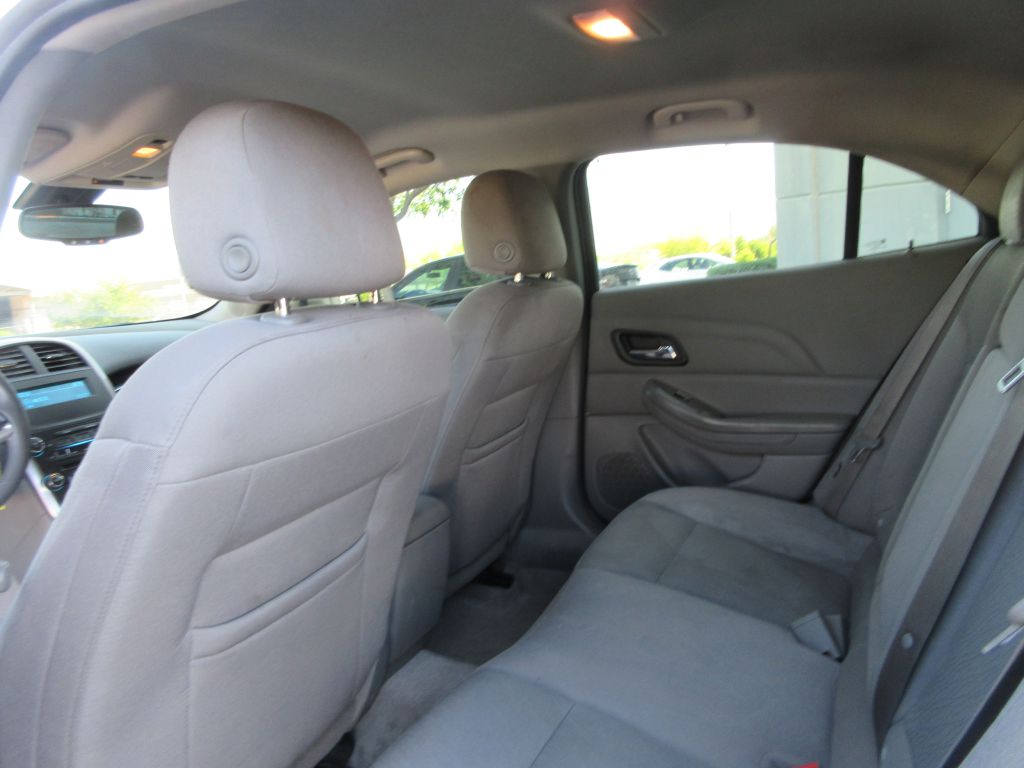 Car Image 9