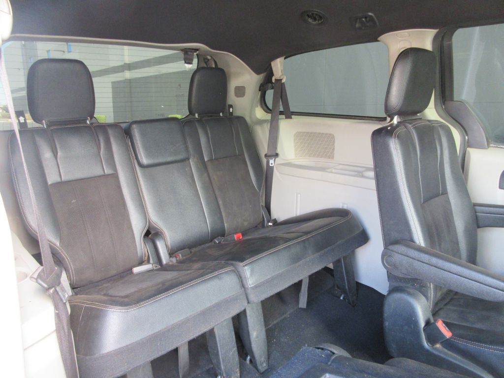 Car Image 14