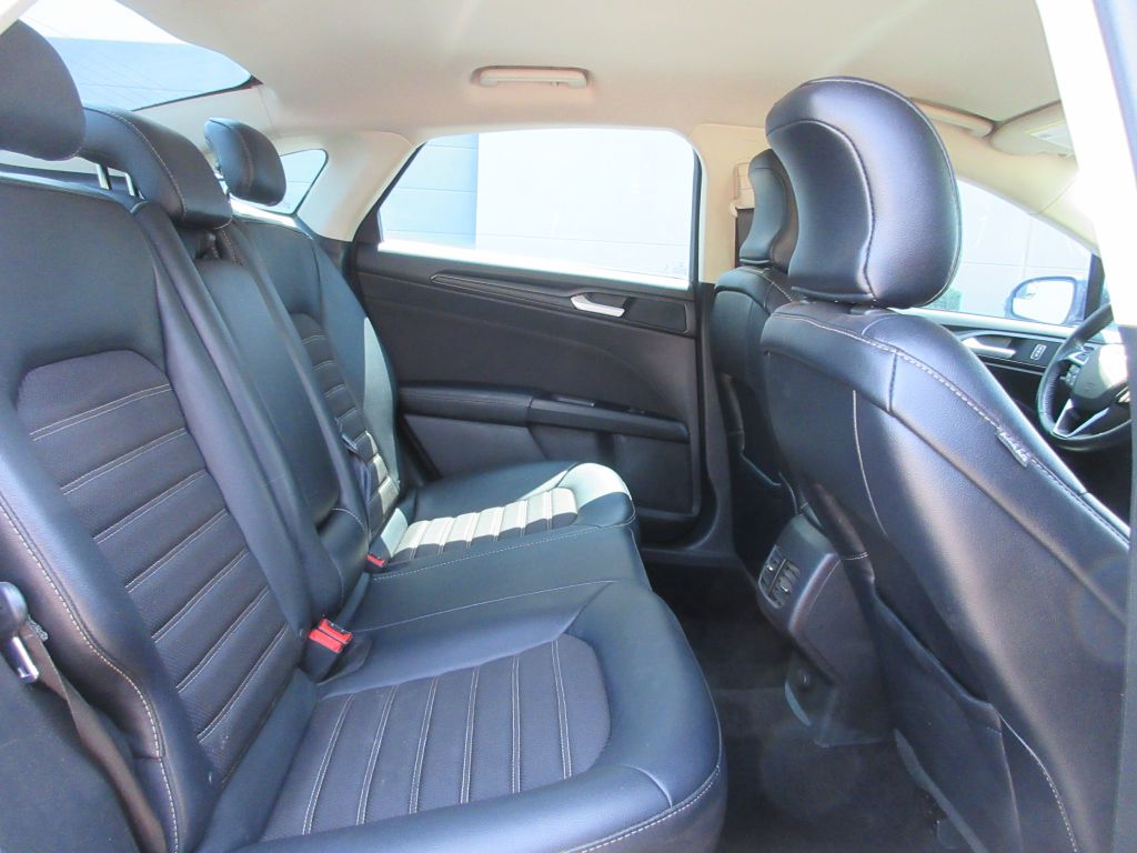 Car Image 11