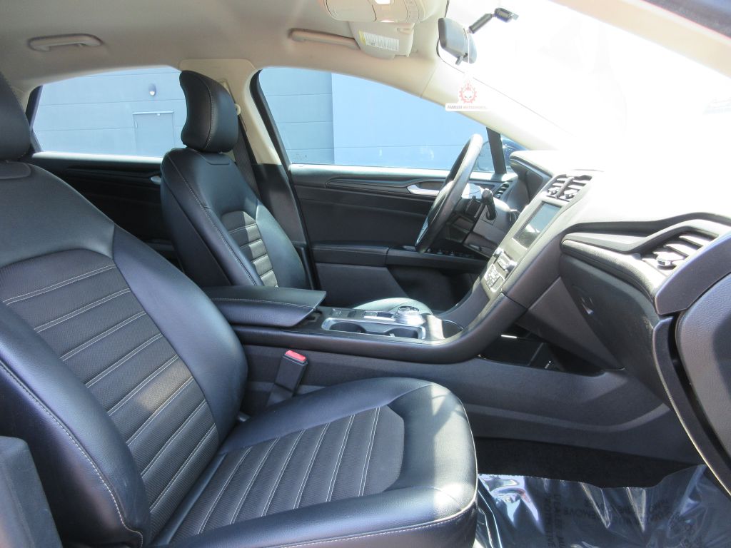Car Image 12