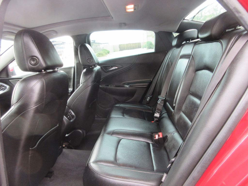 Car Image 9