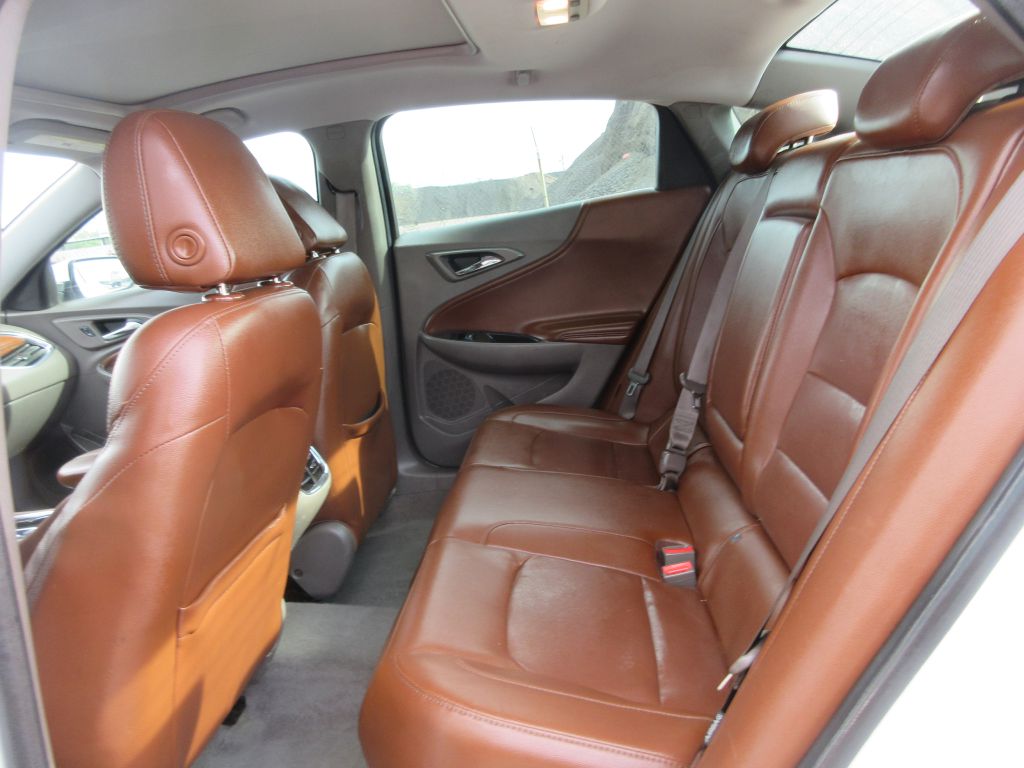 Car Image 9