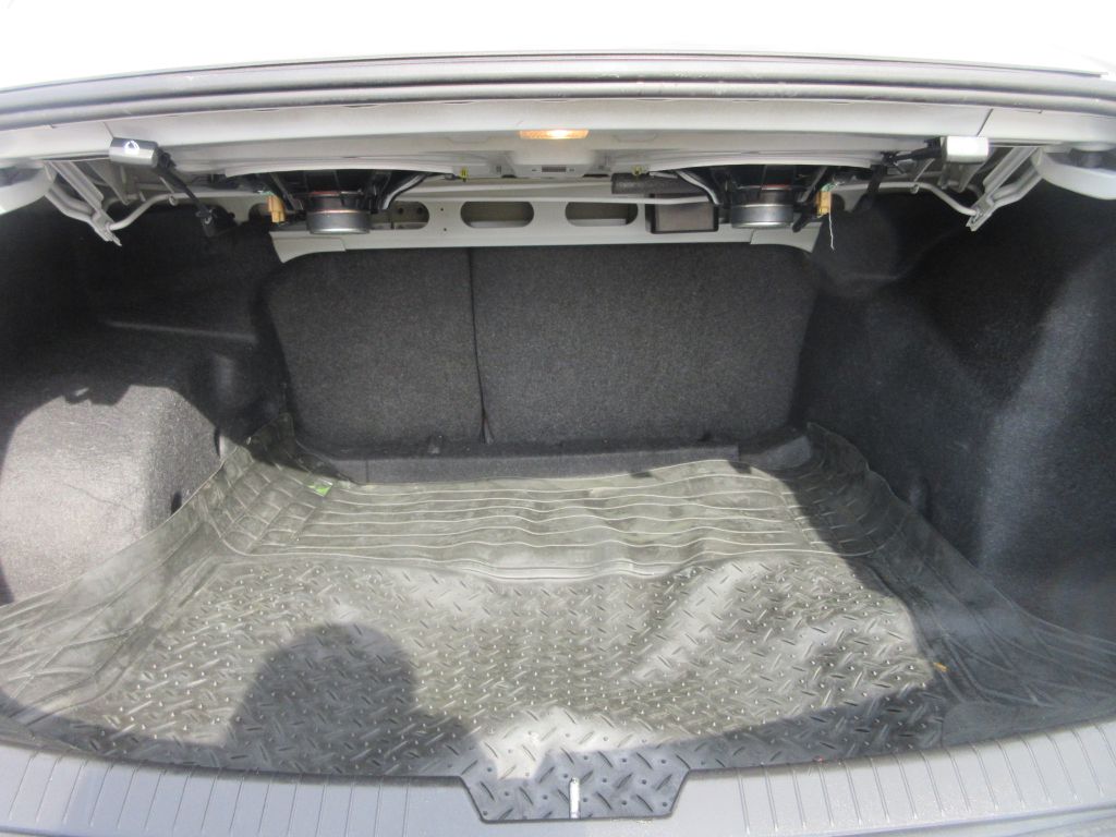 Car Image 10