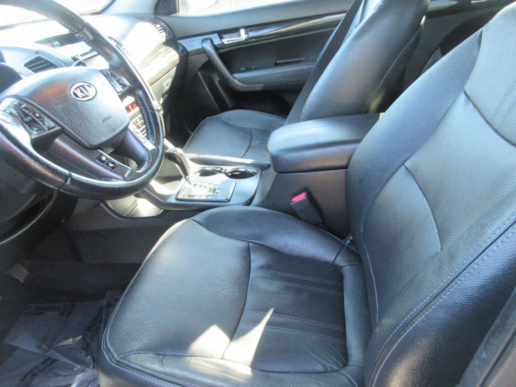 Car Image 9