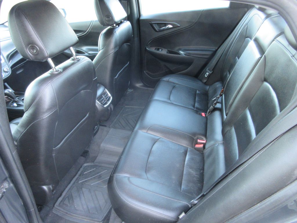 Car Image 9